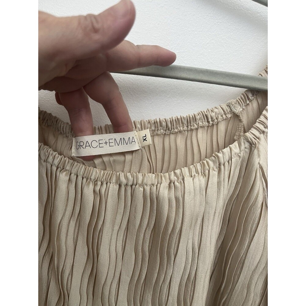 GRACE + EMMA Women’s Top Ivory Blouse Pleated Size XL Square Neck Pullover - Picture 9 of 13